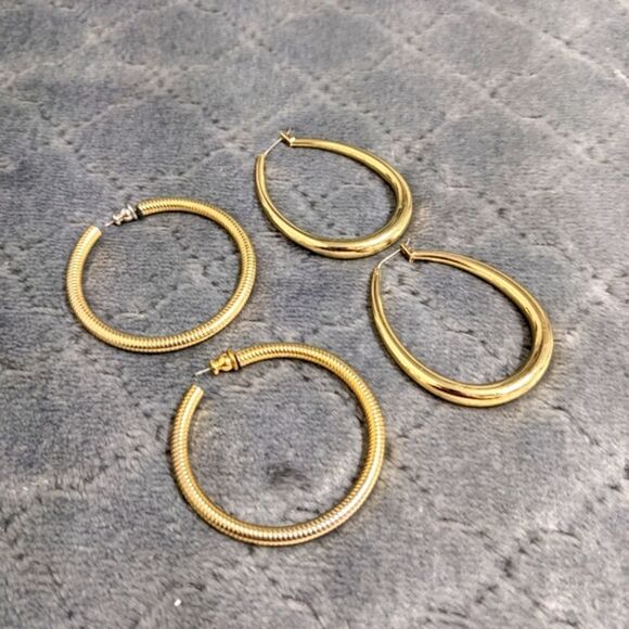 Vintage Classic Style Goldtone Hoop Earrings - 2 Pairs - Picture 7 of 7